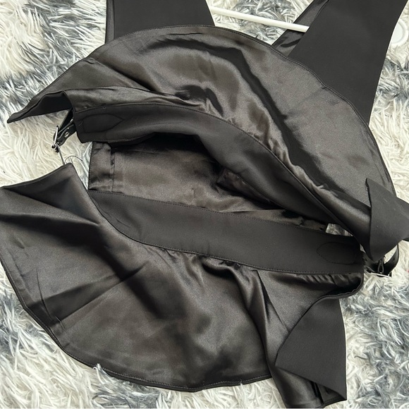 Peplum Deep V Open Top - Picture 5 of 5